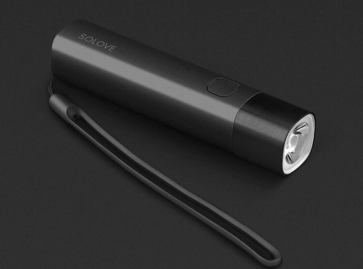 Портативный фонарик Xiaomi. Фонарик можно использовать в качестве пауэбэнка. Как вам такое? Фото.