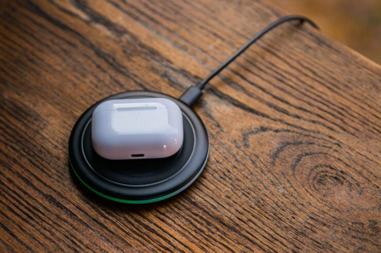 Что такое оптимизированная зарядка. Оптимизированная зарядка работает и по беспроводу тоже. Фото.