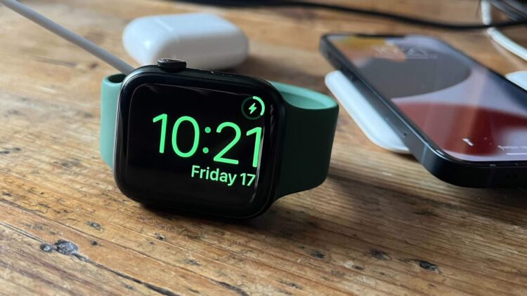 Все, что нужно знать о быстрой зарядке на Apple Watch 7. Фото.