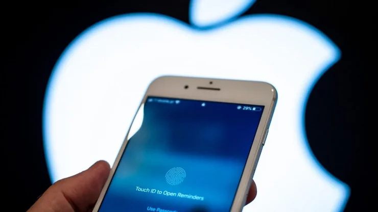 Безопасное общение в интернете. Сотрудники Apple просто не обсуждают свои планы публично. Но это не значит, что они опасаются слежки. Безопасное общение в интернете. Сотрудники Apple просто не обсуждают свои планы публично. Но это не значит, что они опасаются слежки. Фото.