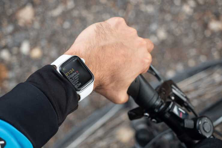 Ты — велосипедист? Смело бери Apple Watch. Фото.
