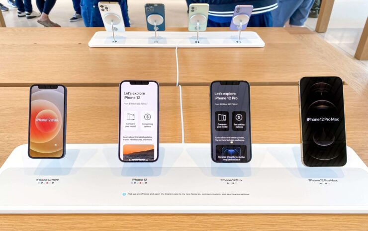 Некоторые модели iPhone ещё можно купить по более-менее адекватным ценам, но они всё равно будут выше, чем раньше. Фото.