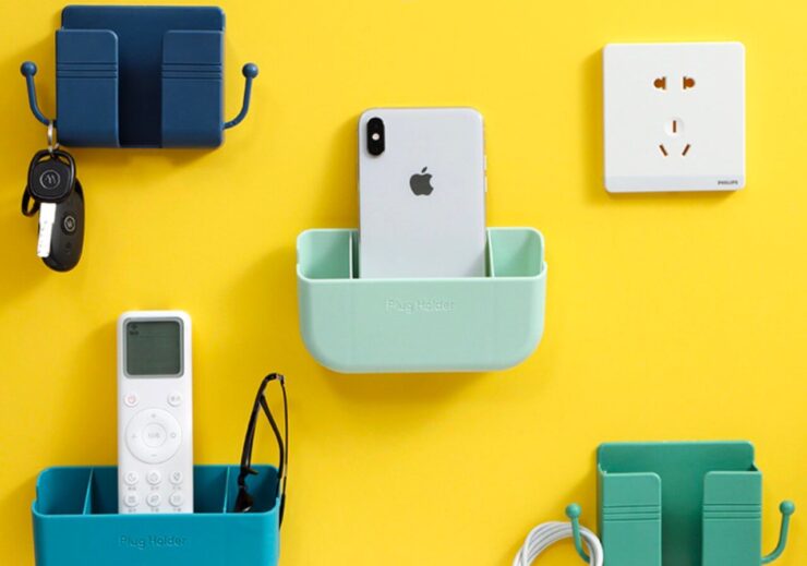 Настенная подставка для iPhone. Эта подставка должна быть в каждом доме. Фото.