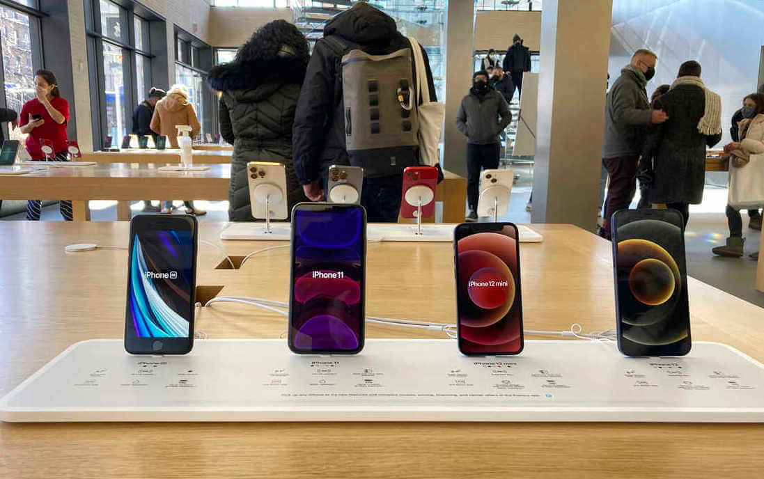 Как выросли цены на технику Apple в России после роста курса доллара. Фото.