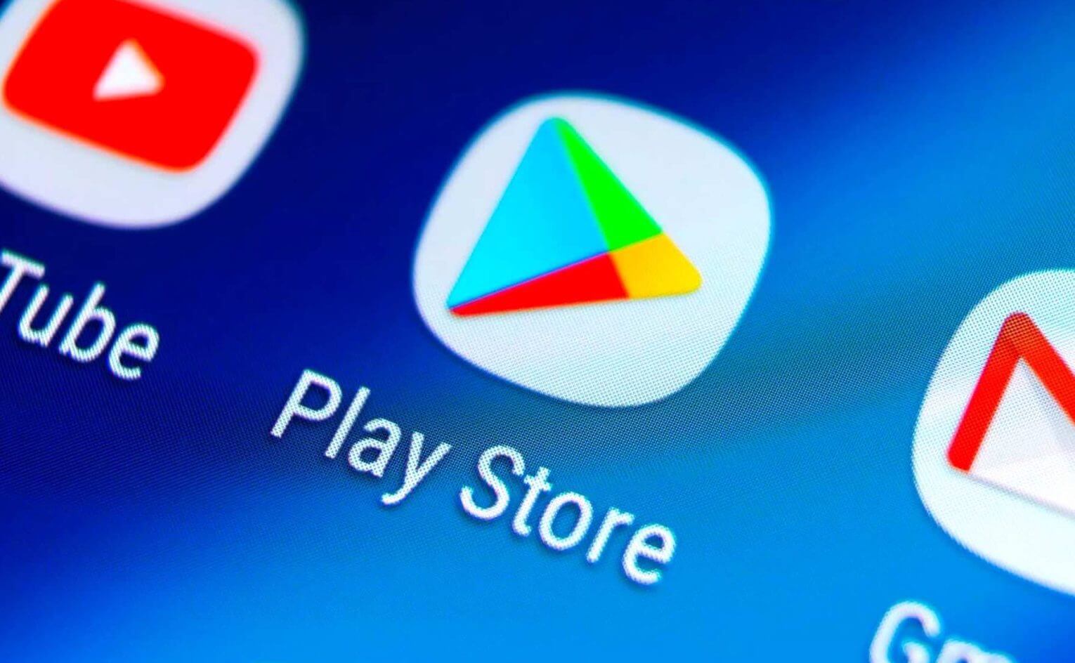 Минцфиры уже делает NashStore на замену Google Play. Но с App Store такой трюк вряд ли выйдет. Фото.