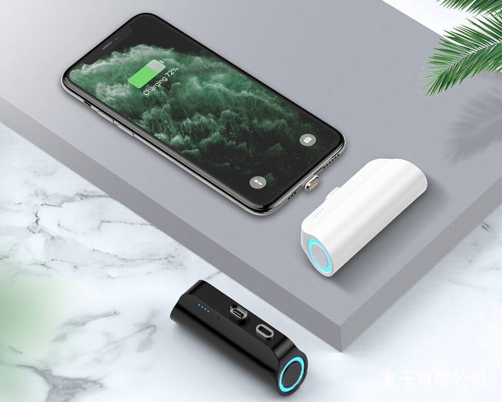 Отличный PowerBank, который не занимает много места. Телефон с ним очень удобно лежит в руке. Фото.