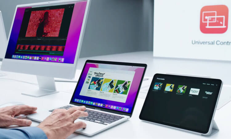 Что такое Universal Control. С помощью трекпада и клавиатуры Mac можно управлять двумя другими устройствами. При этом каждое работает со своей операционкой. Что такое Universal Control. С помощью трекпада и клавиатуры Mac можно управлять двумя другими устройствами. При этом каждое работает со своей операционкой. Фото.