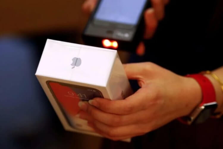 Стоит ли покупать б/у Айфон прямо сейчас. Фото.