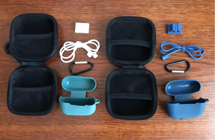 Так выглядит два комплекта аксессуаров для AirPods. Фото.