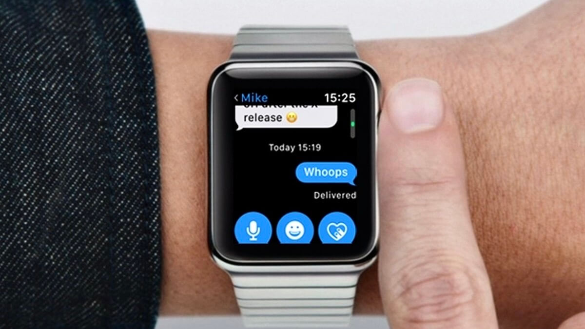 iMessage по умолчанию установлен на Apple Watch без возможности его удалить. Фото.