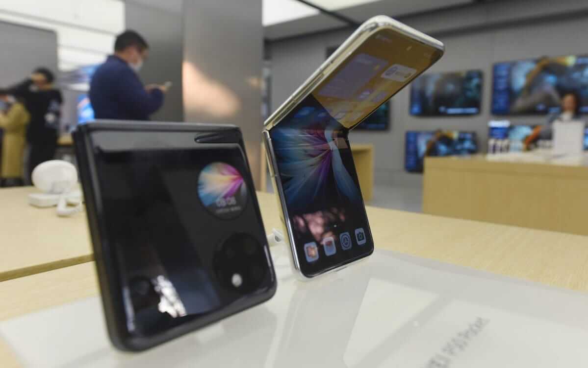 У Huawei много классных смартфонов. Выбирайте любой. Фото.