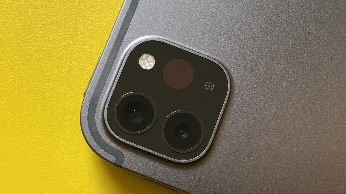 Как понять, что за Айпад. Вот так выглядит камера актуальных iPad Pro. Фото.