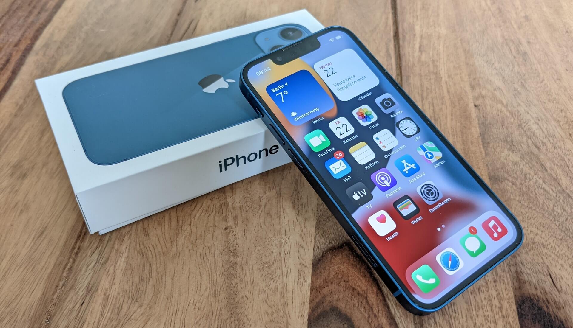 iPhone SE 2022 vs Pixel 6a