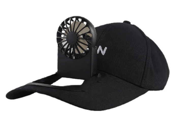 Кепка с вентилятором — маст хэв вещь для летнего отдыха. Фото.