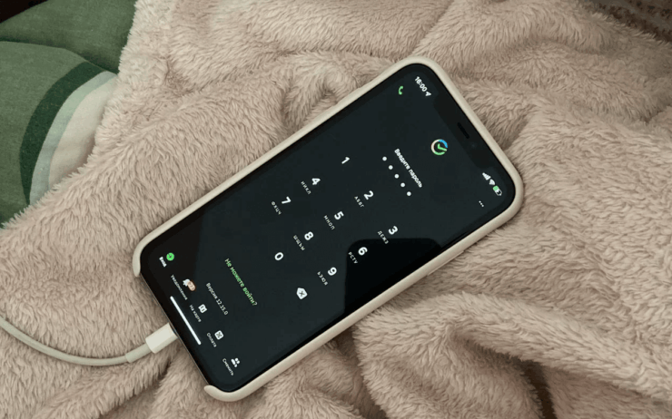 Приложение, установленное через iMazing, как и обычное. не будет присылать пуши и обновляться. Фото.