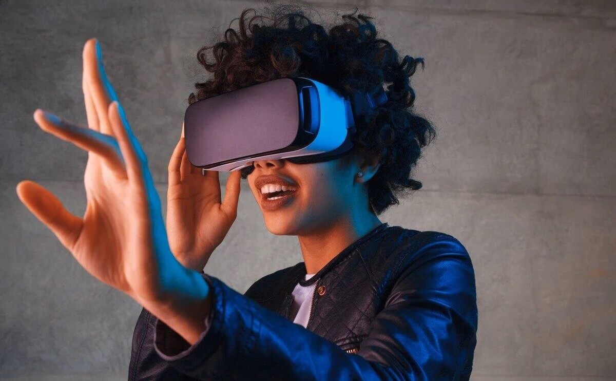 Apple провела закрытую презентацию AR-гарнитуры. Что о ней известно. Фото.