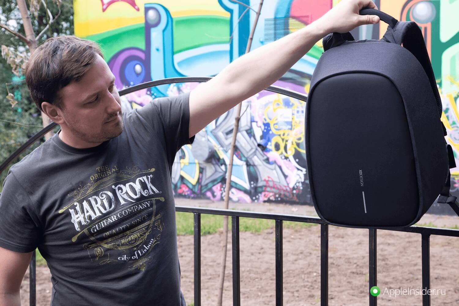 Большинство всех рюкзаков приспособлены для ноутбуков. Фото.