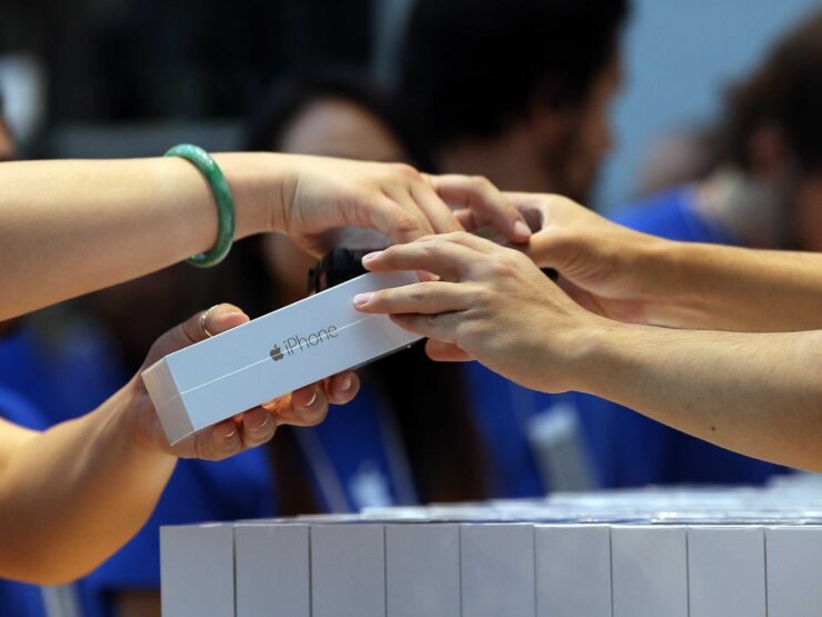 Параллельный импорт — М.Видео. Привезти Айфоны в Россию параллельным импортом можно. Но не заблокирует ли их Apple? Фото.