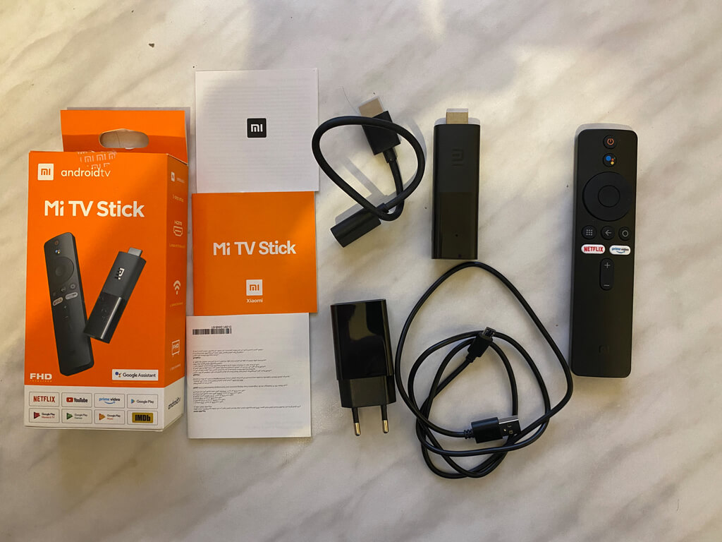 ТВ-стик от Xiaomi уже давно завоевал звание лучшего. Берите смело! Фото.