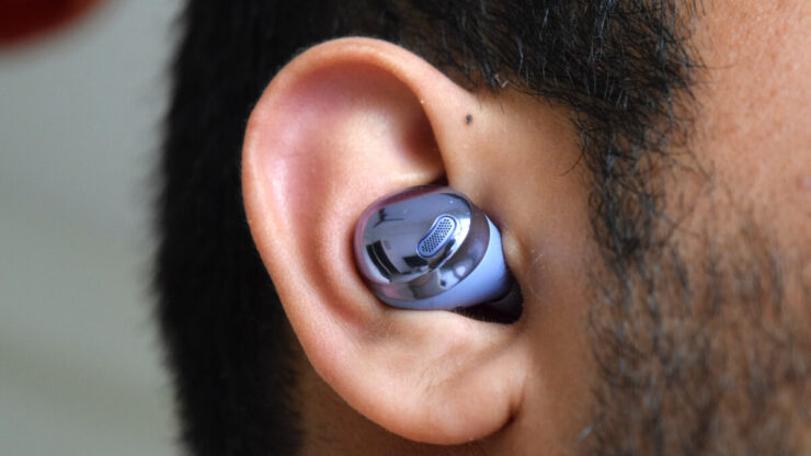 Дизайн AirPods Pro 2. Первой такой дизайн опробовала Samsung, и он оказался очень востребованным. Фото.