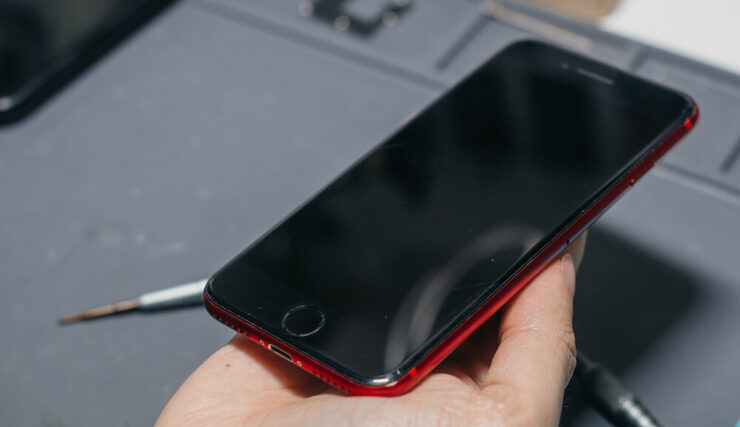 Старый iPhone можно продать не только на Авито. Фото.