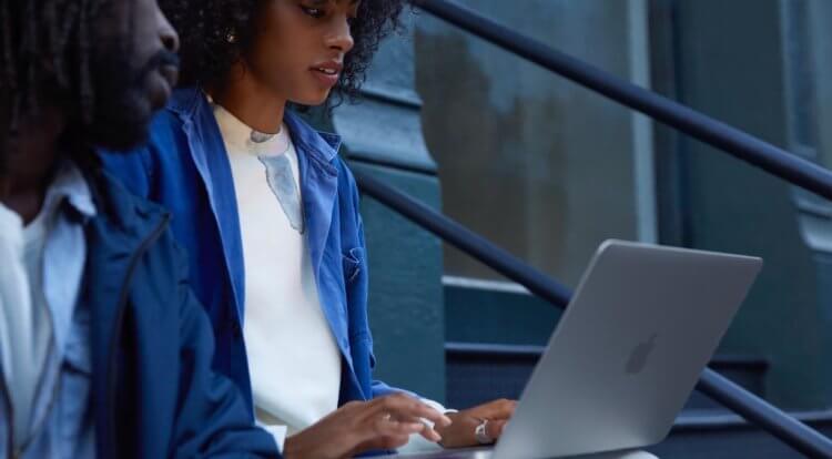 Выбрасывайте старый ноутбук: Apple представила MacBook Air 2022. Фото.