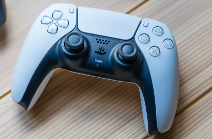 Игры на Apple TV. Может быть с поддержкой новых контроллеров на Apple TV появятся крутые игры? Фото.