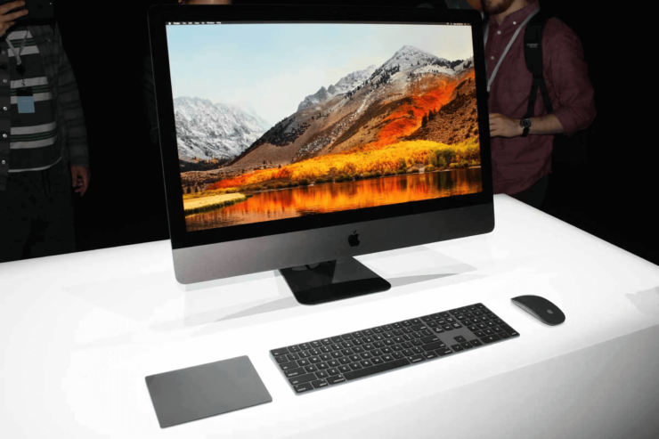Новую версию iMac Pro ждут очень многие пользователи. Высокая производительность, большой экран и отсутствие проводов делают свое дело. Фото.