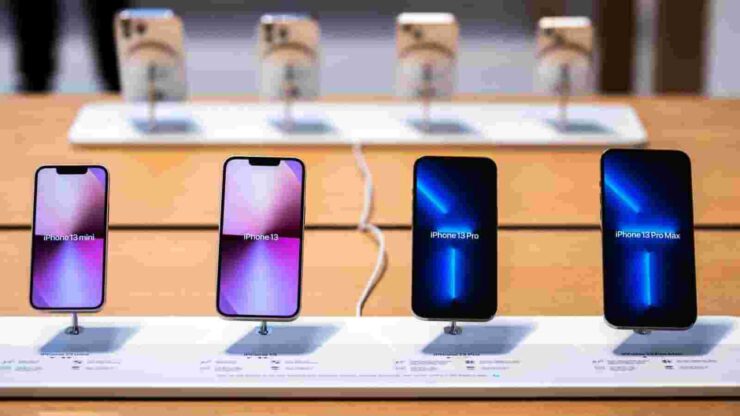 На чём зарабатывает Эппл. Почти половину дохода Apple всё ещё приносит iPhone. На чём зарабатывает Эппл. Почти половину дохода Apple всё ещё приносит iPhone. Фото.