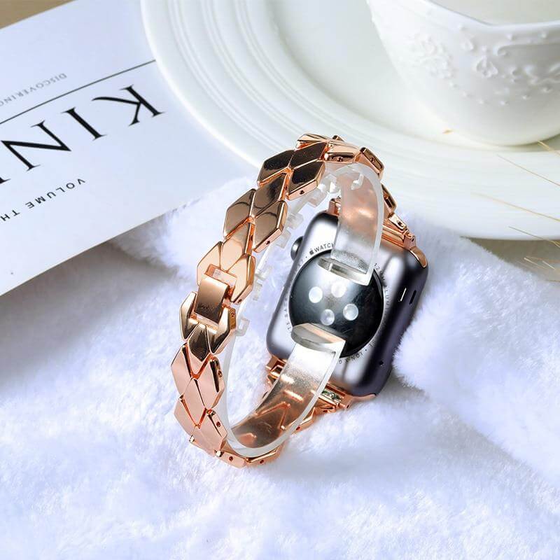 Подбирайте браслеты в цвет корпуса, чтобы крепежи не выделялись по цвету. Фото.