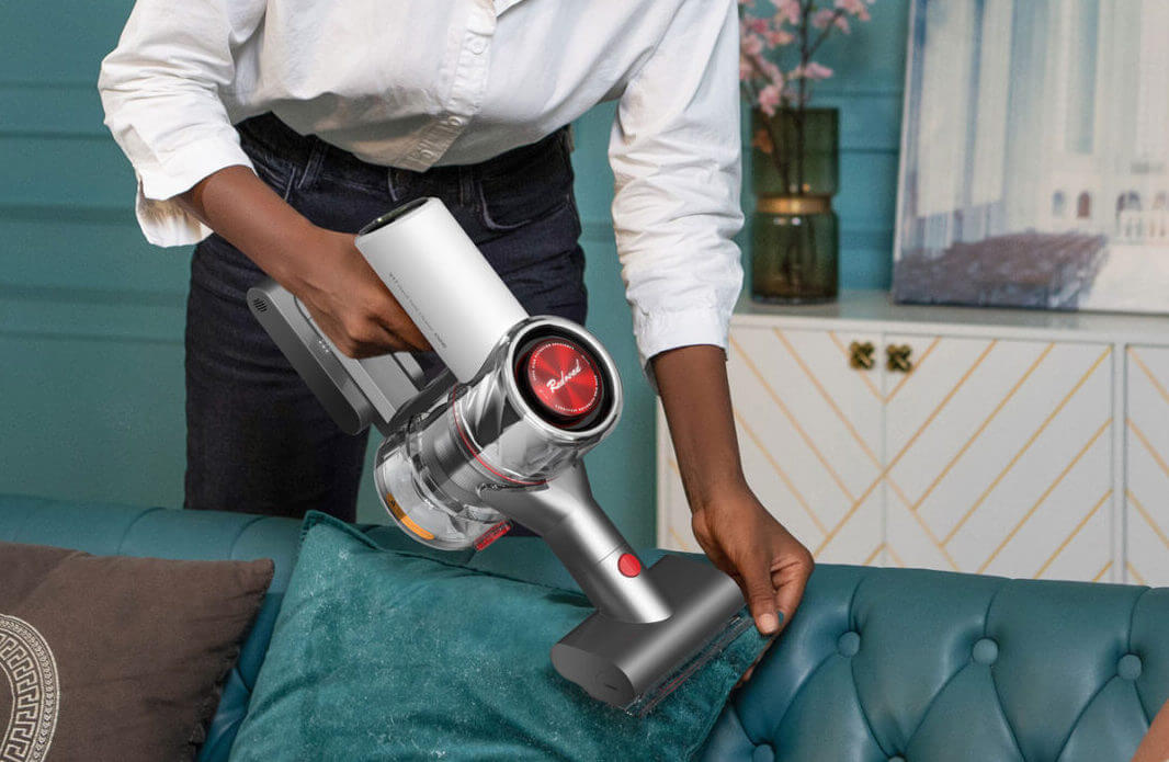 Redroad V17 — стоит ли покупать. Redroad V17 подходит даже для уборки мягкой мебели. Фото.