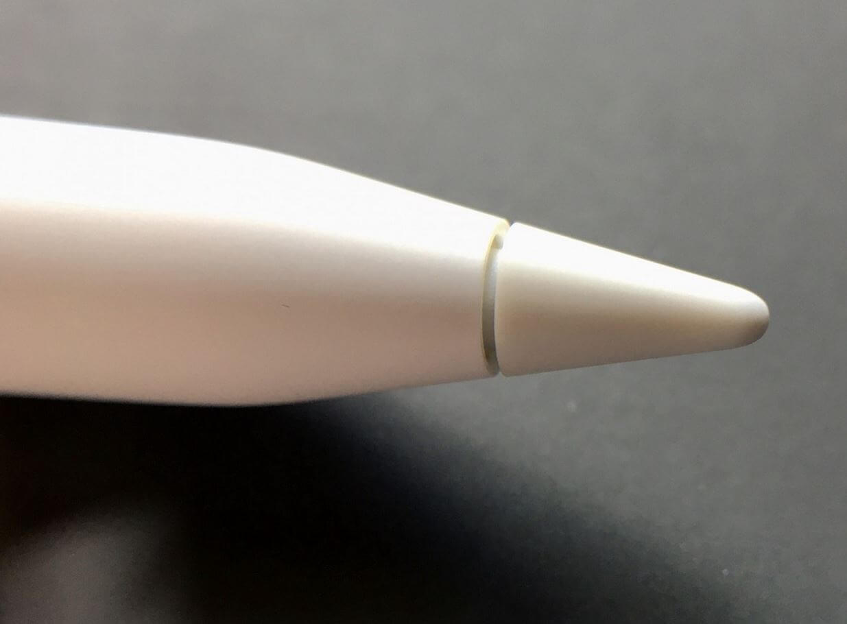 Наконечник для Apple Pencil. С неисправным наконечником карандаш работать не будет. Фото.