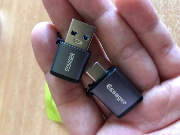 Переходник USB-C на USB. Подобные переходники помогут подключить флэшку к любому смартфону. Переходник USB-C на USB. Подобные переходники помогут подключить флэшку к любому смартфону. Фото.