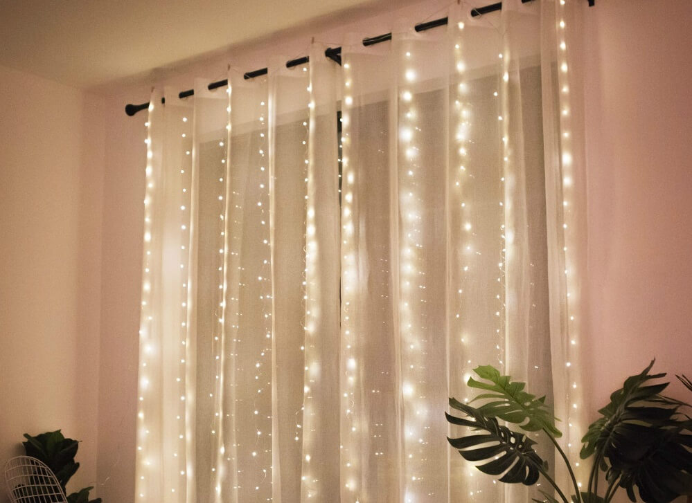 Такие занавесы перед Новым годом будут очень дорогими. Фото.