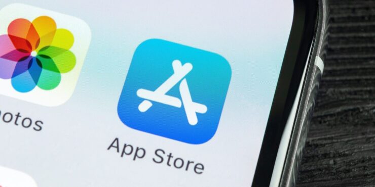 Реклама в App Store. Если Apple перенасытит свой магазин приложений рекламой, то найти что-то интересное в нем станет очень сложно. Фото.