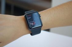 Самостоятельно перезагружаются Apple Watch. Что делать. Фото.