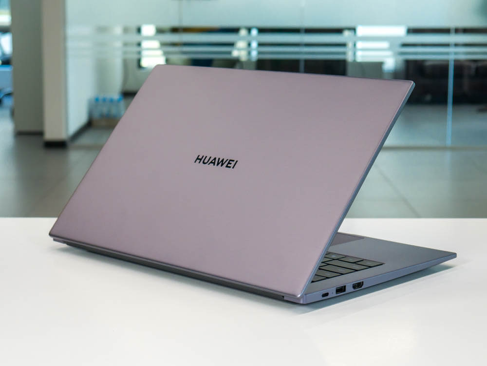 Есть даже вариант в цвете Space Grey. Фото.