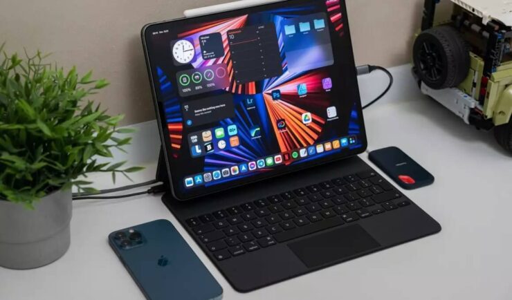 iPadOS 16 — что нового. Если ваш iPad не поддерживает Stage Manager, то можете не торопиться с установкой новой системы. Фото.