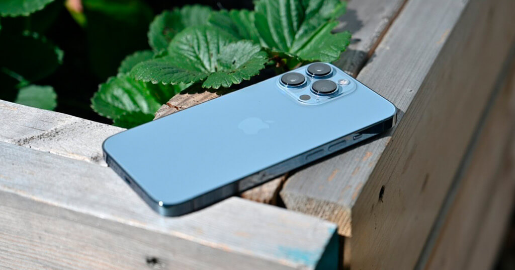 iPhone 13 Pro сейчас одна из самых выгодных покупок. Фото.