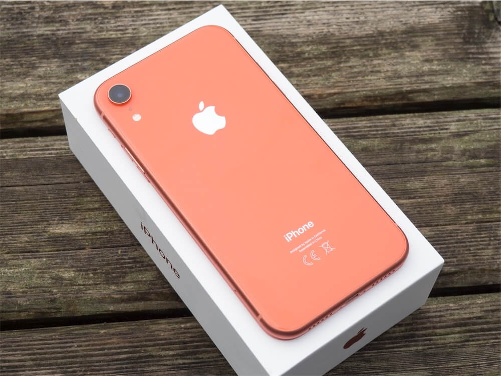 Будем надеяться, что Apple не забудет прокачать камеру в iPhone SE 4. Фото.