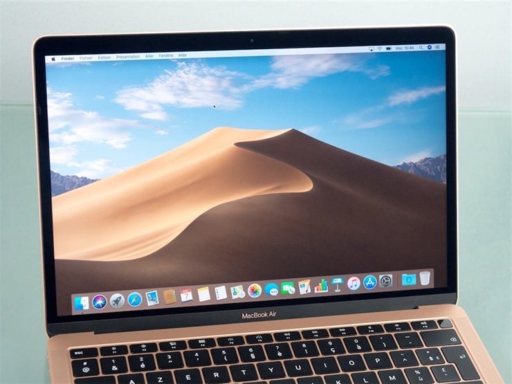 Производительность M1. Во всех Макбуках, даже самых дешевых, установлены отличные экраны. Фото.