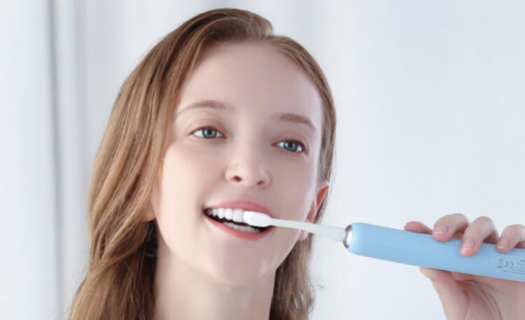Как правильно выбрать электрическую зубную щётку. Это iPhone в мире гигиены полости рта. Фото.