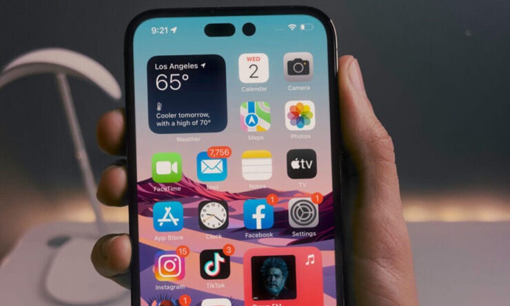 Что известно об iPhone 14 Pro Max. iPhone 14 Pro Max будет самым продвинутым, но и самым дорогим. Фото.