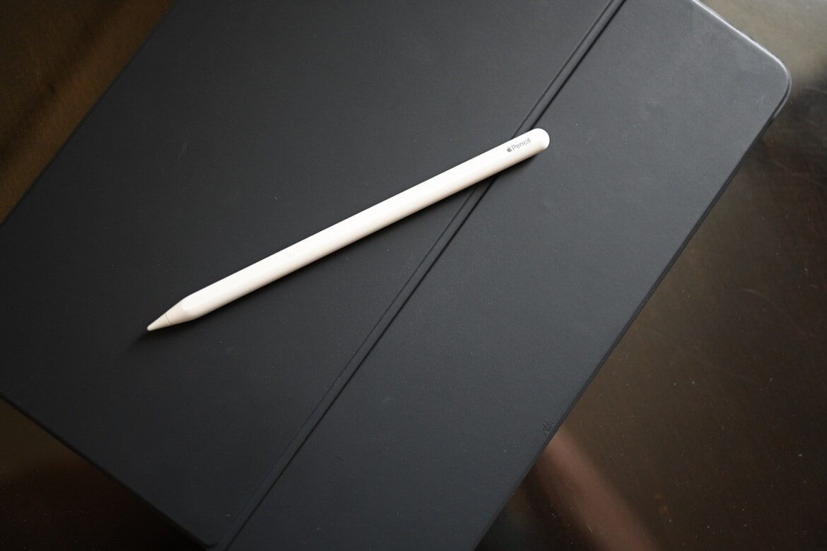 Какой Apple Pencil выбрать. Apple Pencil — явно не тот гаджет, на который стоит тратить несколько тысяч рублей. Фото.