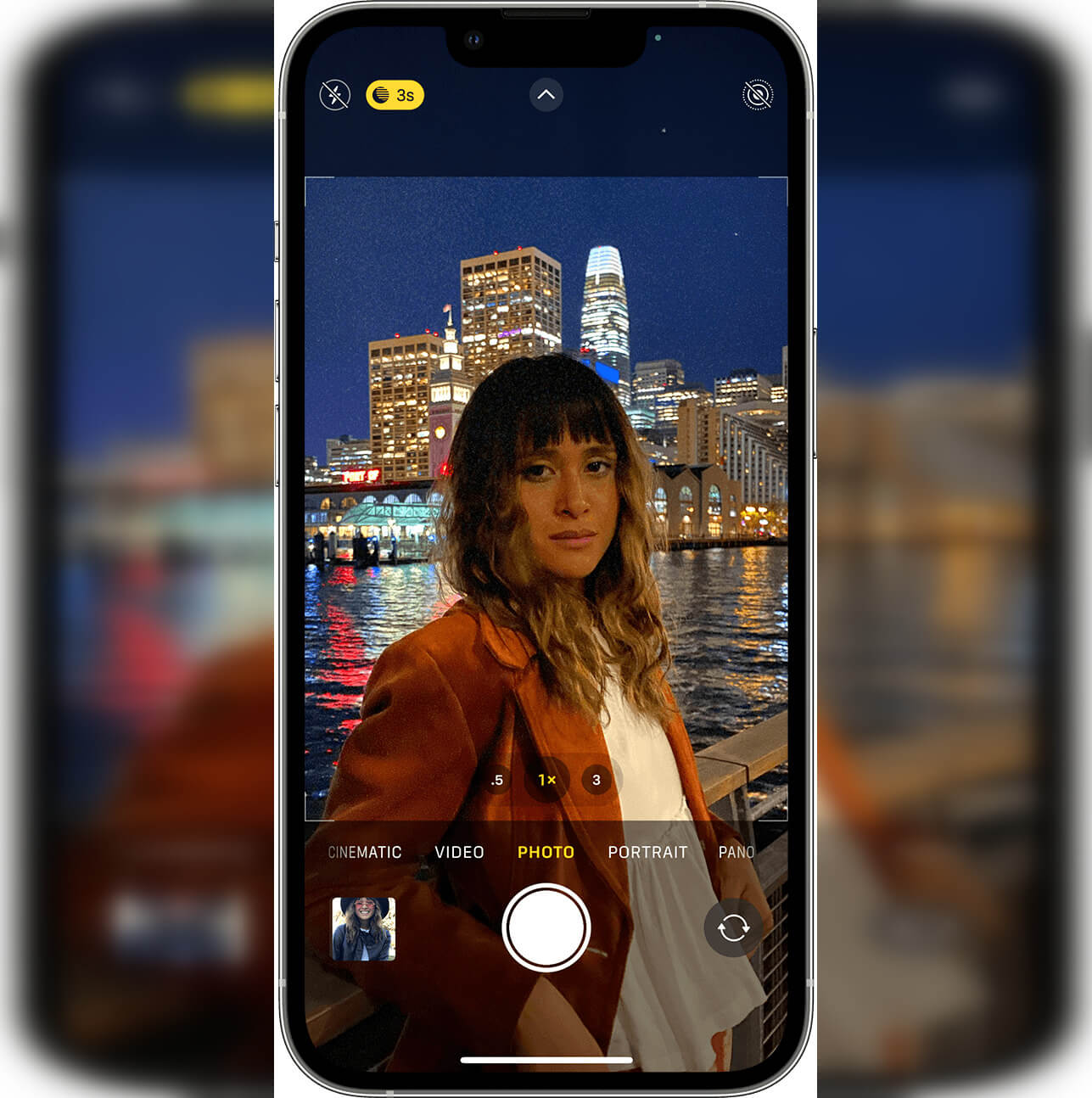 Если снимаете днем, убедитесь, что индикатор ночной съемки в левом верхнем углу не активен. Фото.