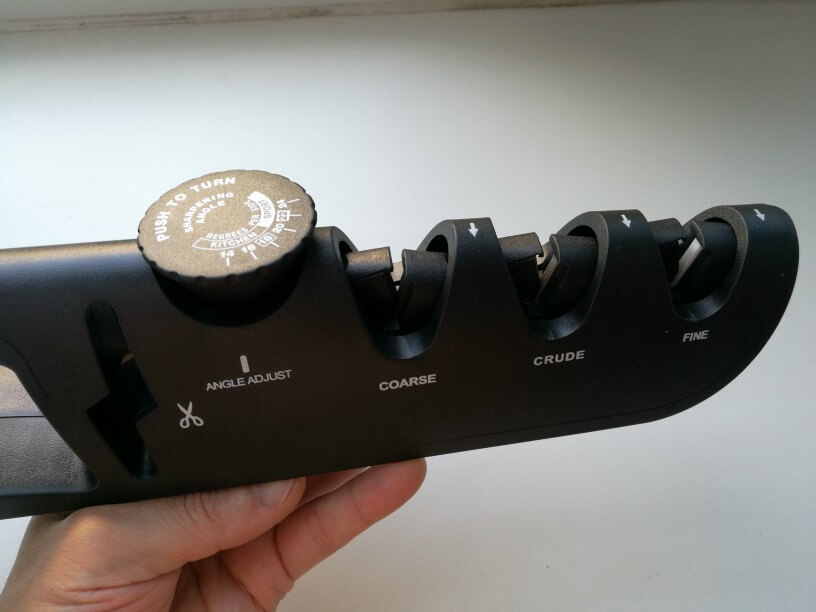 Можно даже настраивать угол заточки. Фото.