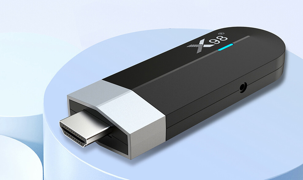 Эта штука подключается к HDMI и делает обычный телевизор умным. Фото.