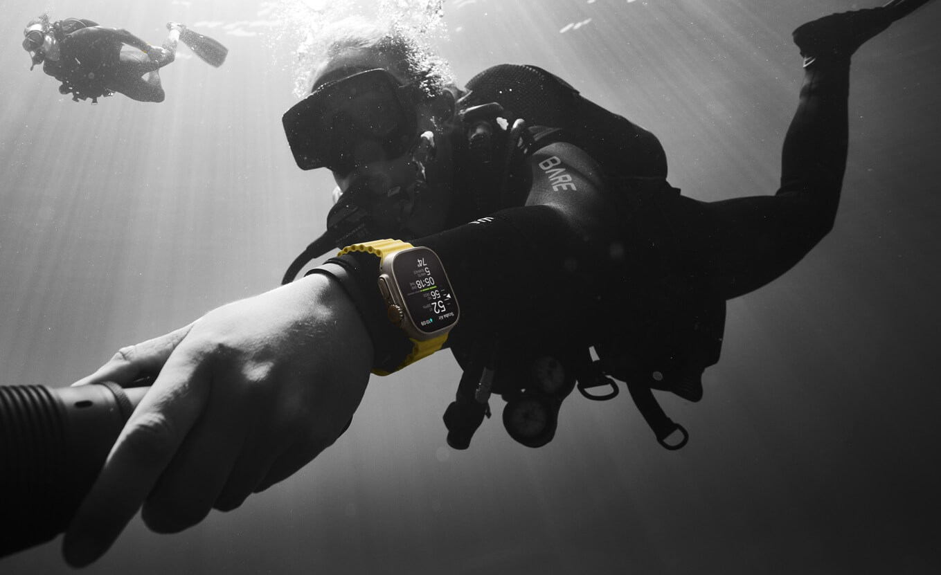 С Apple Watch Ultra можно заниматься дайвингом. Фото.