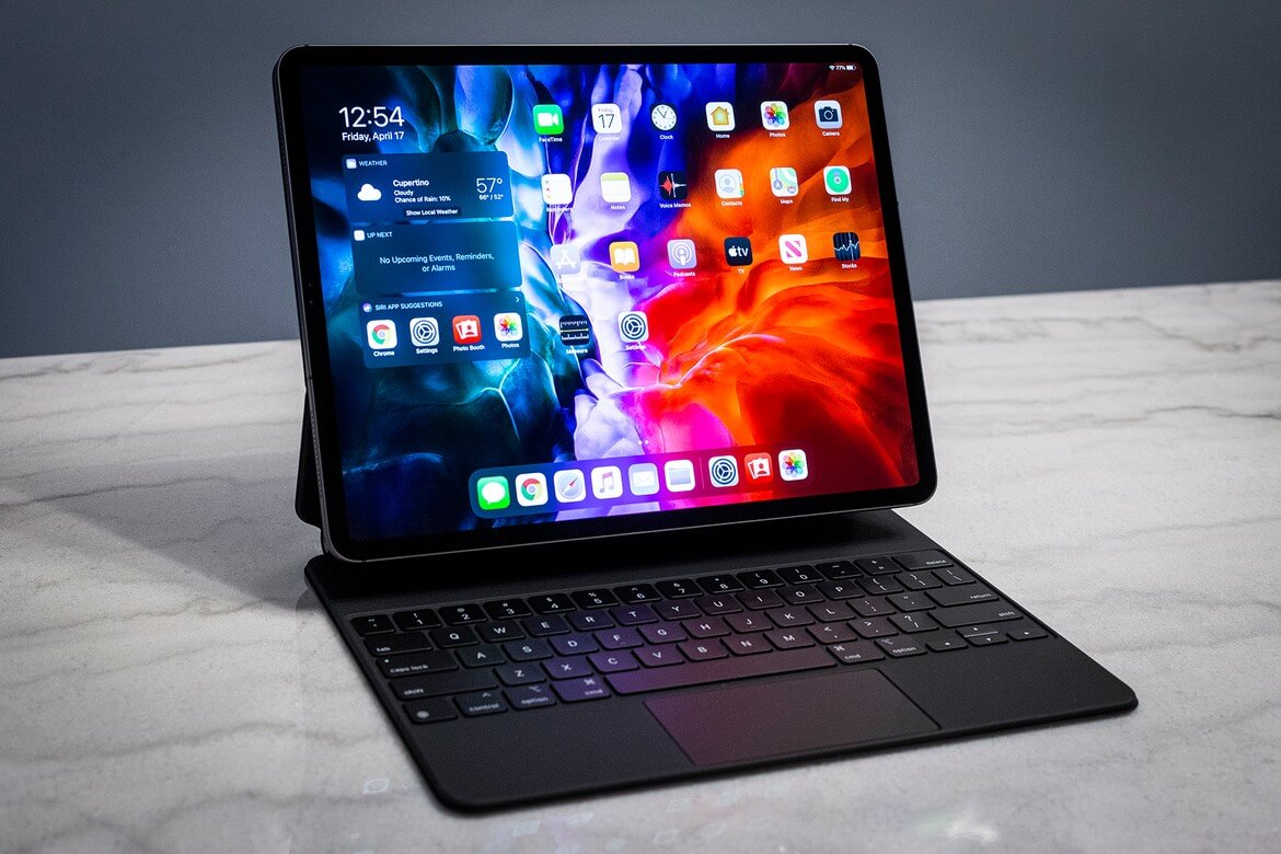 Если бы Smart Keyboard существовала для любых Айпадов, то удобство работы с текстом на них было бы значительно выше. Фото.