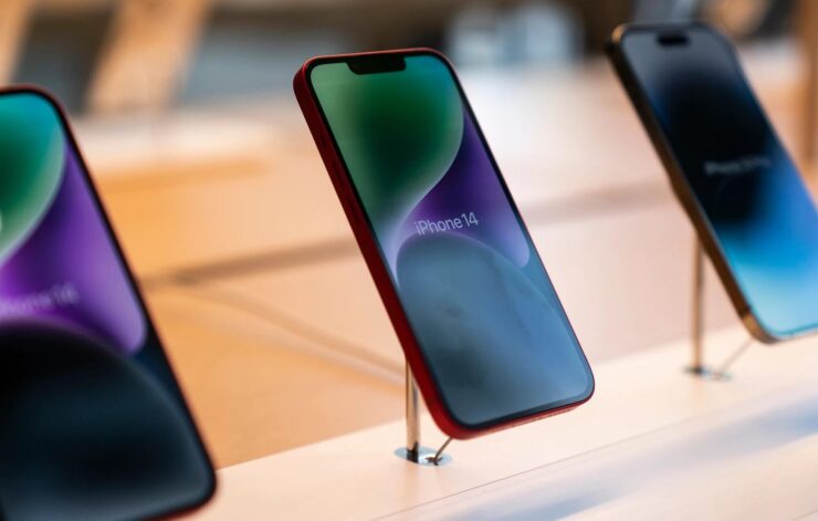 Почему Айфон такой дорогой. Наши ритейлеры закупают Айфоны за границей маленькими тиражами, чтобы не вызвать подозрений. Почему Айфон такой дорогой. Наши ритейлеры закупают Айфоны за границей маленькими тиражами, чтобы не вызвать подозрений. Фото.